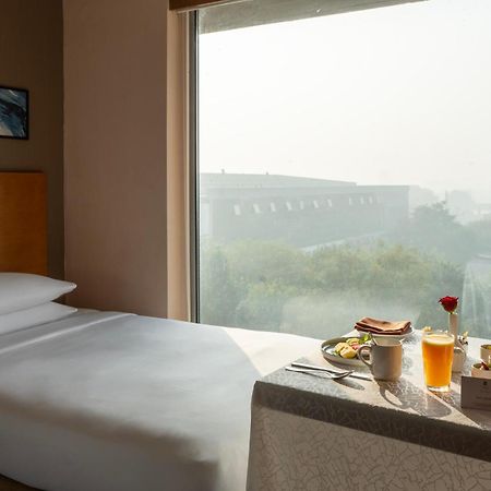Hyatt Place Gurgaon Udyog Vihar Екстериор снимка A room at the hotel