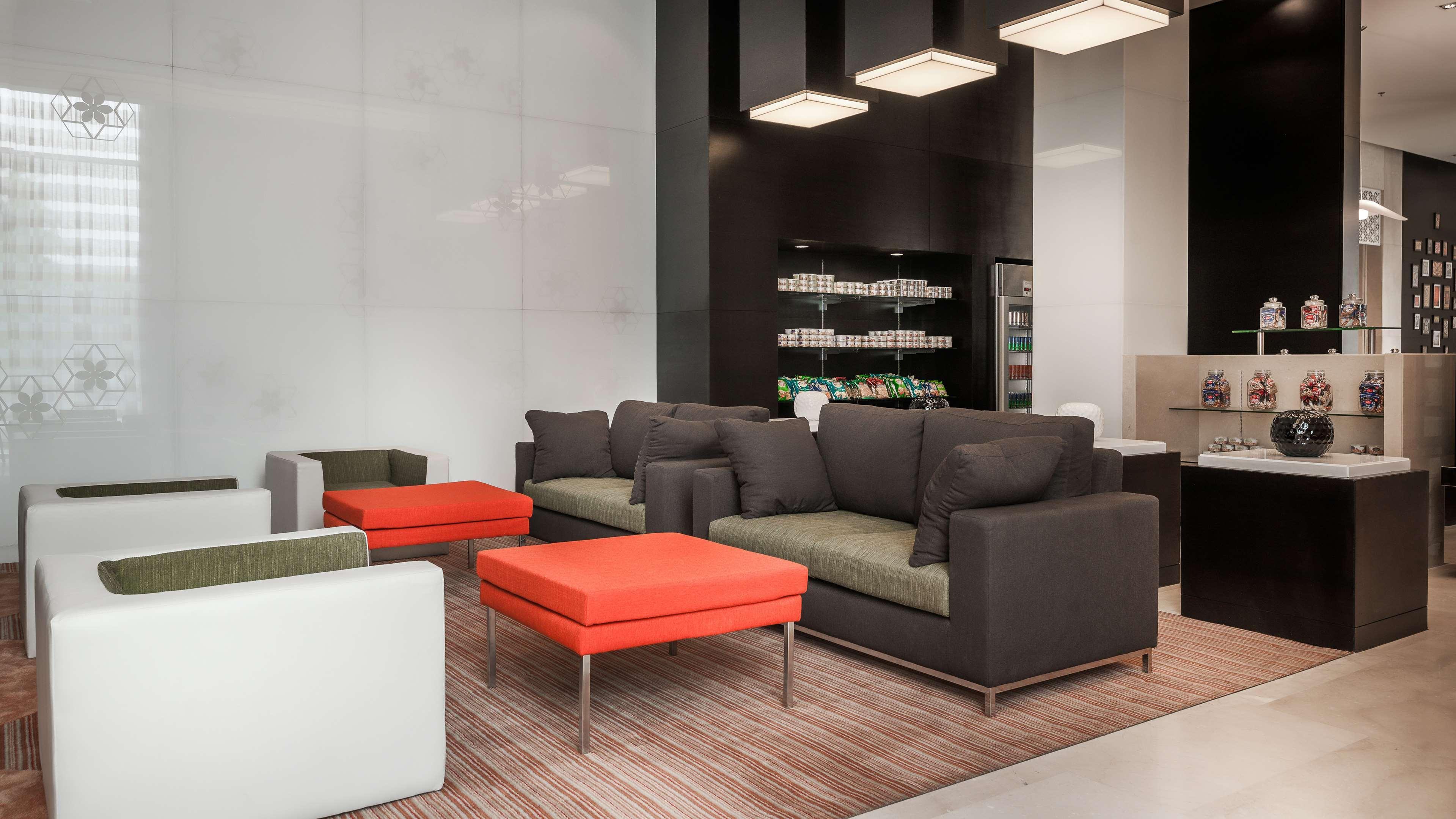 Hyatt Place Gurgaon Udyog Vihar Екстериор снимка The lounge at the airport