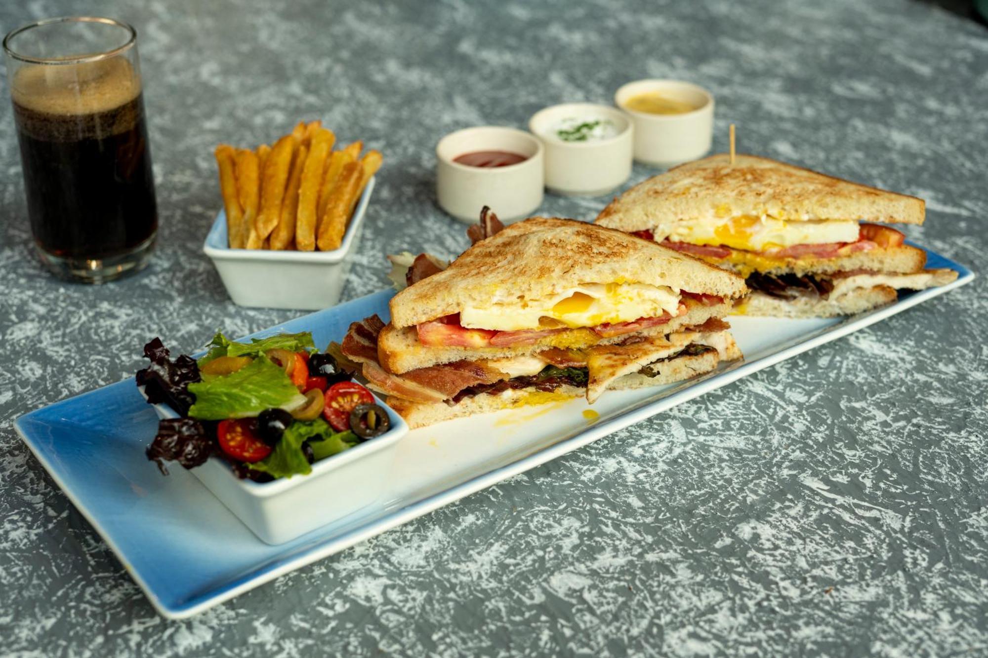Hyatt Place Gurgaon Udyog Vihar Екстериор снимка A club sandwich